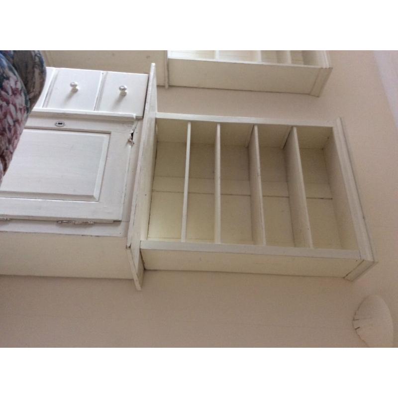 Vintage Dresser 3 Drawers
