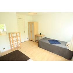 **ARCHWAY** VERY NICE XL AVAILABLE NOW **TWO MONTH STAY**!! 62H