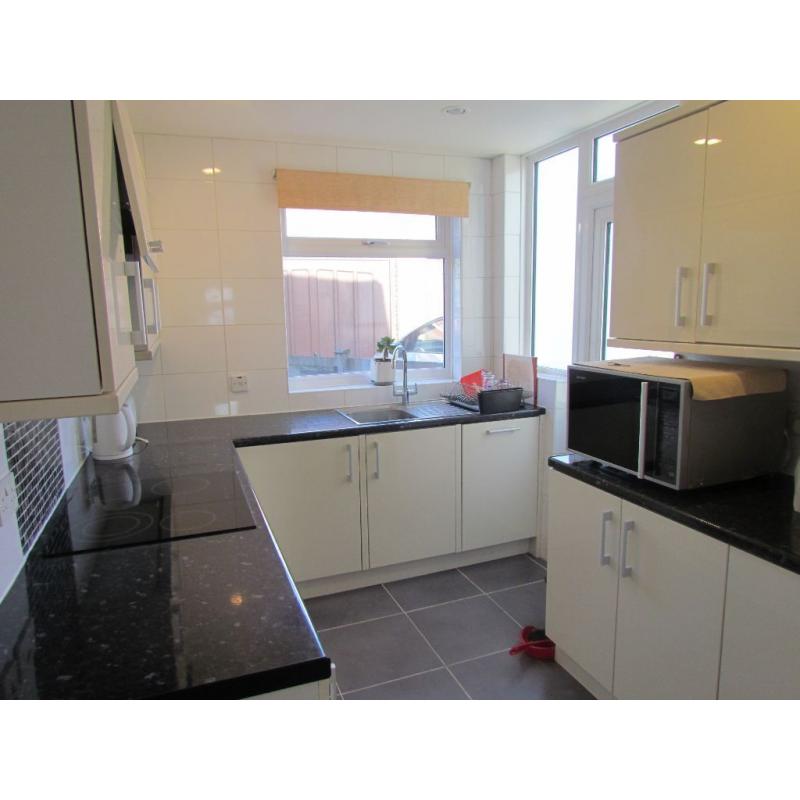 Luxury Large & Double Rooms High Barnet Tube Station