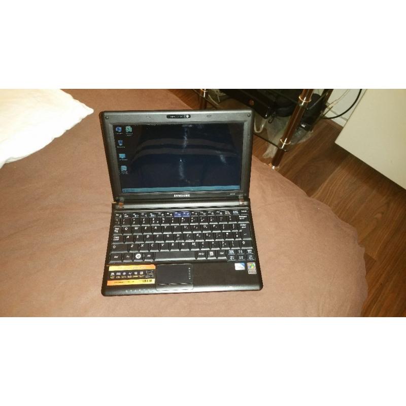 Samsung N110 laptop/notebook 10.1 inch
