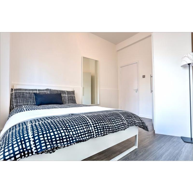 Spacious flat share with a lounge and eat in kitchen