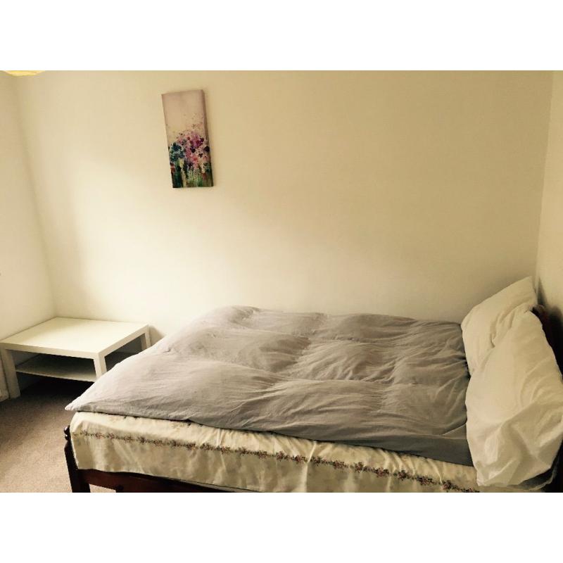 Bright, Large and Cosy Double Room All Bills included Southfields