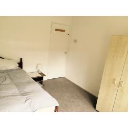 Bright, Large and Cosy Double Room All Bills included Southfields