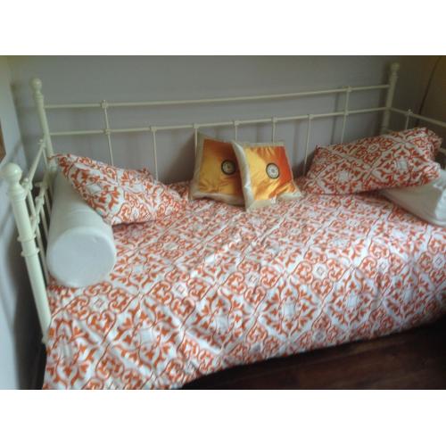 IKEA white metal day bed