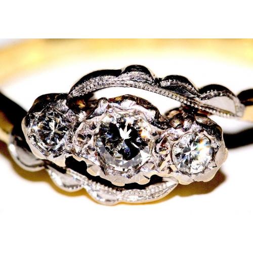 STUNNING 18CT PLAT & GOLD DIAMOND RING GREAT DESIGN MADE ENG FULLY HALLMARKED TOTAL DIAMOND W .45CT