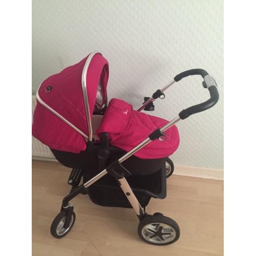 Silver Cross Pioneer - can be used all black or raspberry and black. Exc condition