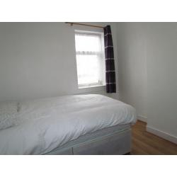 FANTASTIC DOUBLE ROOM AVAILABLE FOR RENT**** NO DEPOSIT REQUIRED*** ( E6 1NZ