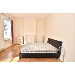 EXTRA LARGE & LARGE ROOMS - Available NOW NEAR STARTFORD westfield shopping center