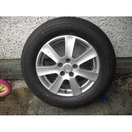 SPARE FULL SIZE KIA ALLOY and BRIDGESTONE TYRE, 235 65 R17, BOTH USED, FROM a KIA SORENTO