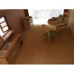 Sylvanian families large house in great condition fully furnished with two families