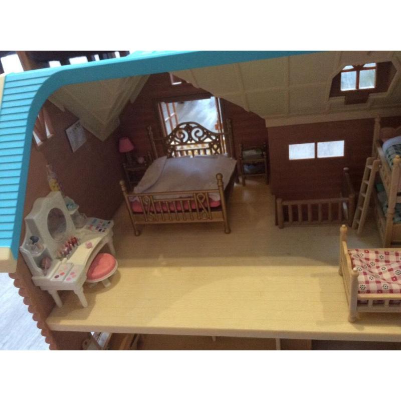 Sylvanian families large house in great condition fully furnished with two families