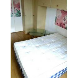 TO RENT: LONDON, BETHNAL GREEN, DOUBLE ROOM ALL BILLS INCLUDED