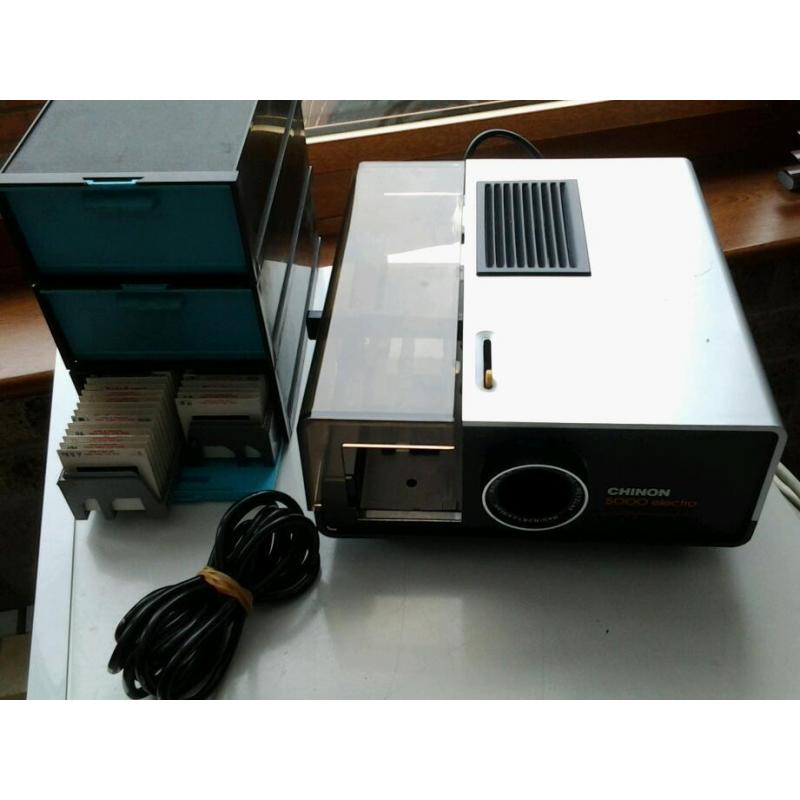 Chinon 35mm slide projector complete with 6 cartridges.