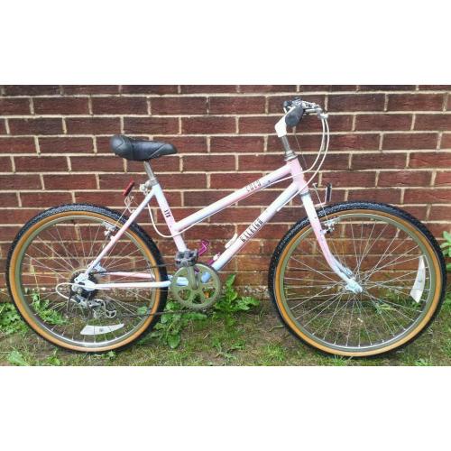 Raleigh coco ladies bike