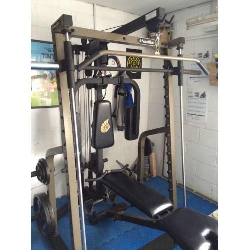 Nautilas smith machine multi gym