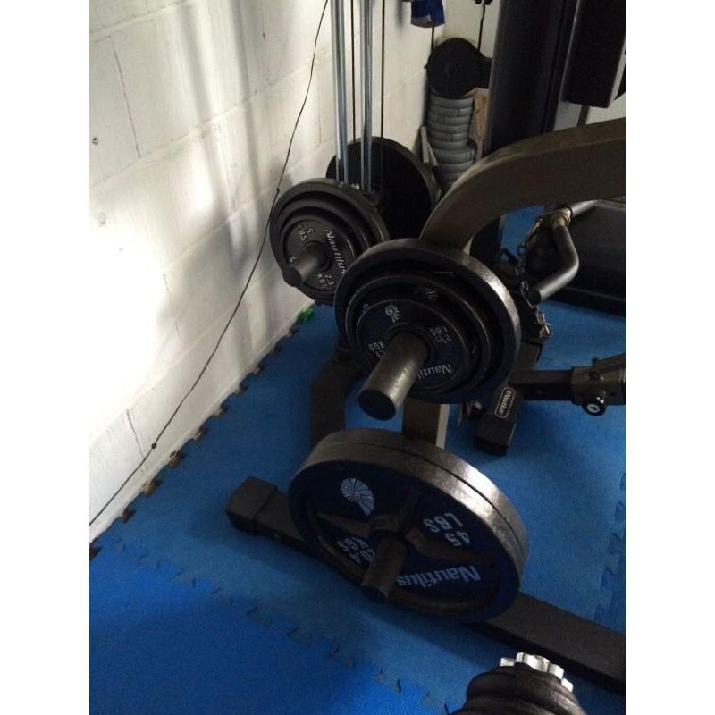 Nautilas smith machine multi gym
