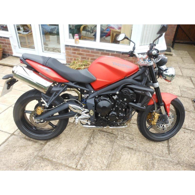 2010 mint condition triumph street tripple r