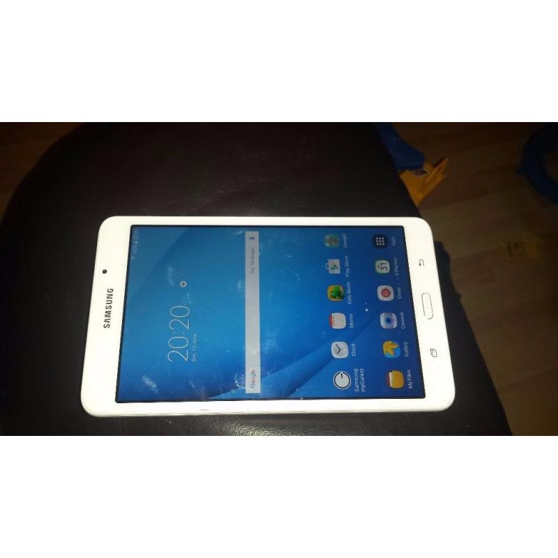 SAMSUNG A1 TABLET 6 INCH TABLET WHITE LIKE NEW NO BOX