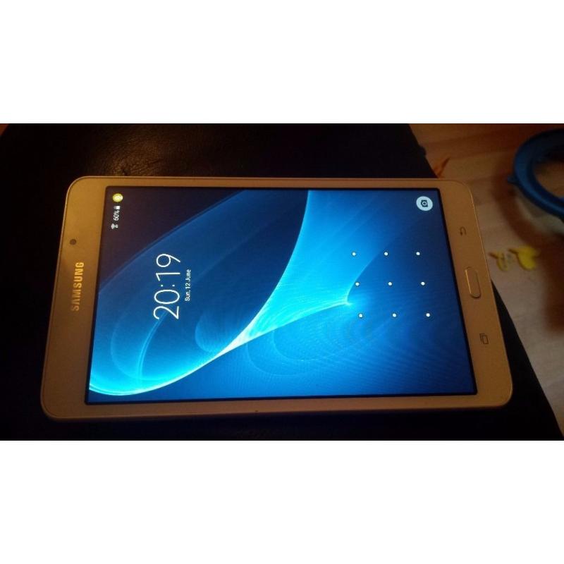 SAMSUNG A1 TABLET 6 INCH TABLET WHITE LIKE NEW NO BOX