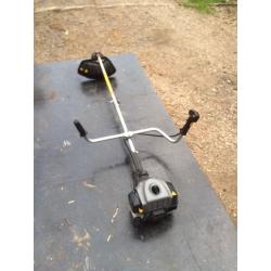 Petrol strimmer Titan very good condition