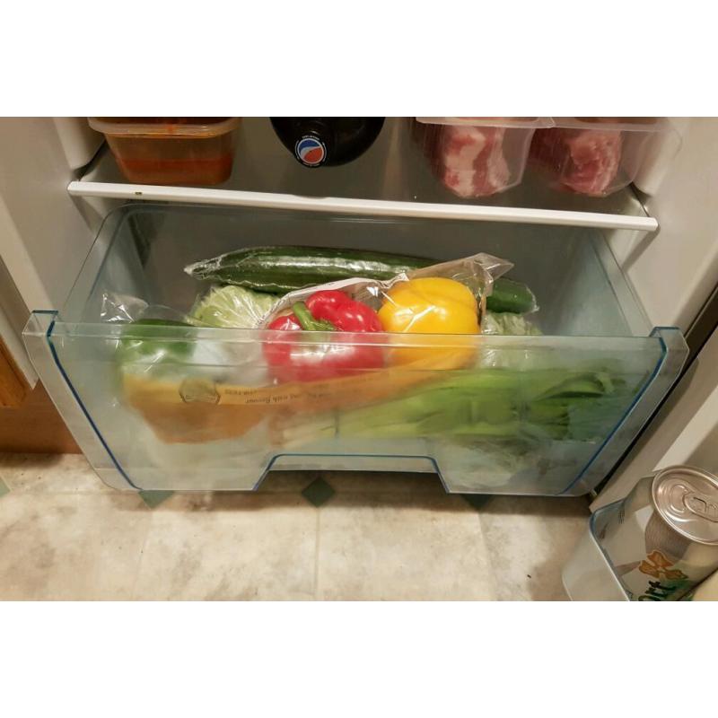 LEC L5511S UNDER COUNTER FRIDGE SILVER