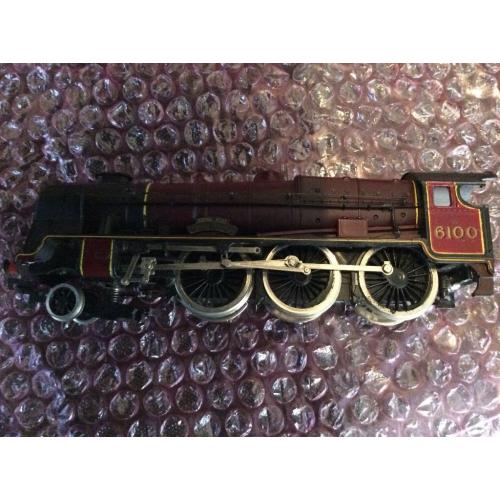 Royal Scott 6100 train & 3 carriages OO gauge