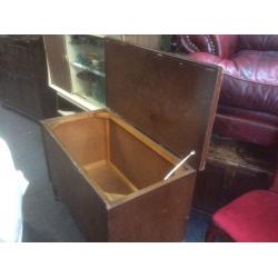 Vintage blanket box