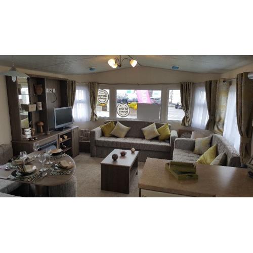 LUXURY BRAND NEW CARAVAN on EMBO BEACH