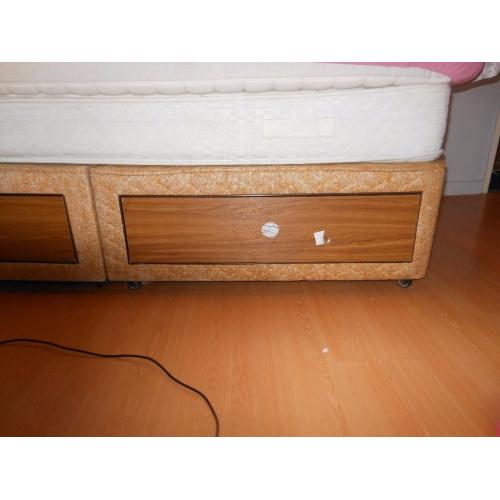 Double Bed.