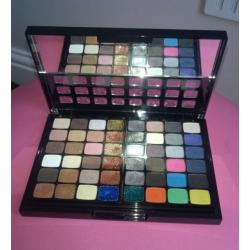NYX MAKEUP ARTIST BOX
