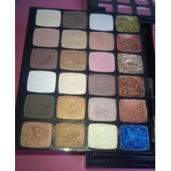NYX MAKEUP ARTIST BOX