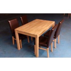 lovely solid oak dining table + 4 chairs
