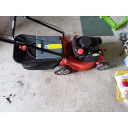 40cm Self Propelled Petrol Lawnmower XSZ40