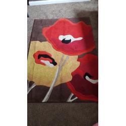 Poppy style rug like new