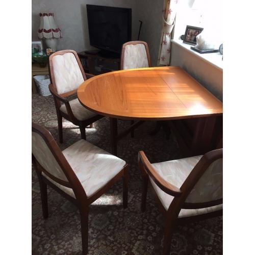 Drop Leaf Dining table and 4 Chairs