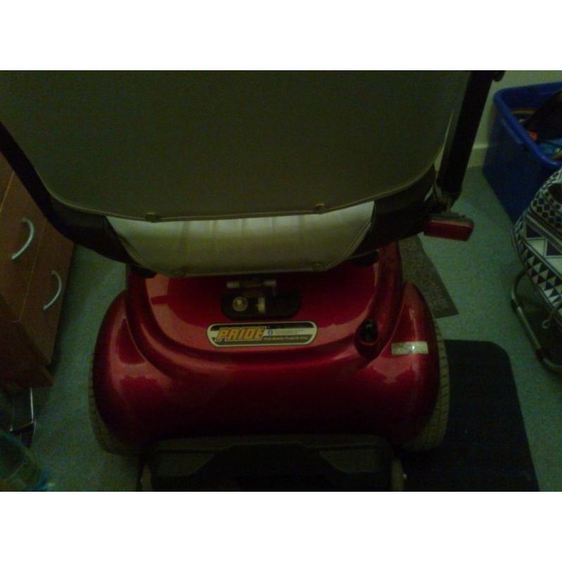 FOR SALE IS A PRIDE VICTORY MOBILITY SCOOTER IN EXCELLENT CONDITION AND IS READY TO USE