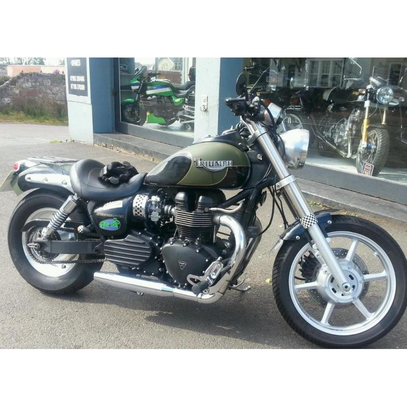 triumph bobber hotrod caferacer
