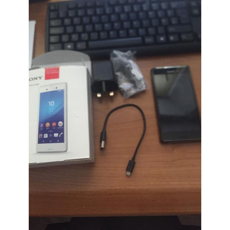 Sony Xperia M4 Aqua for sale in black, good condition but CRACKED screen, comes with box n charger