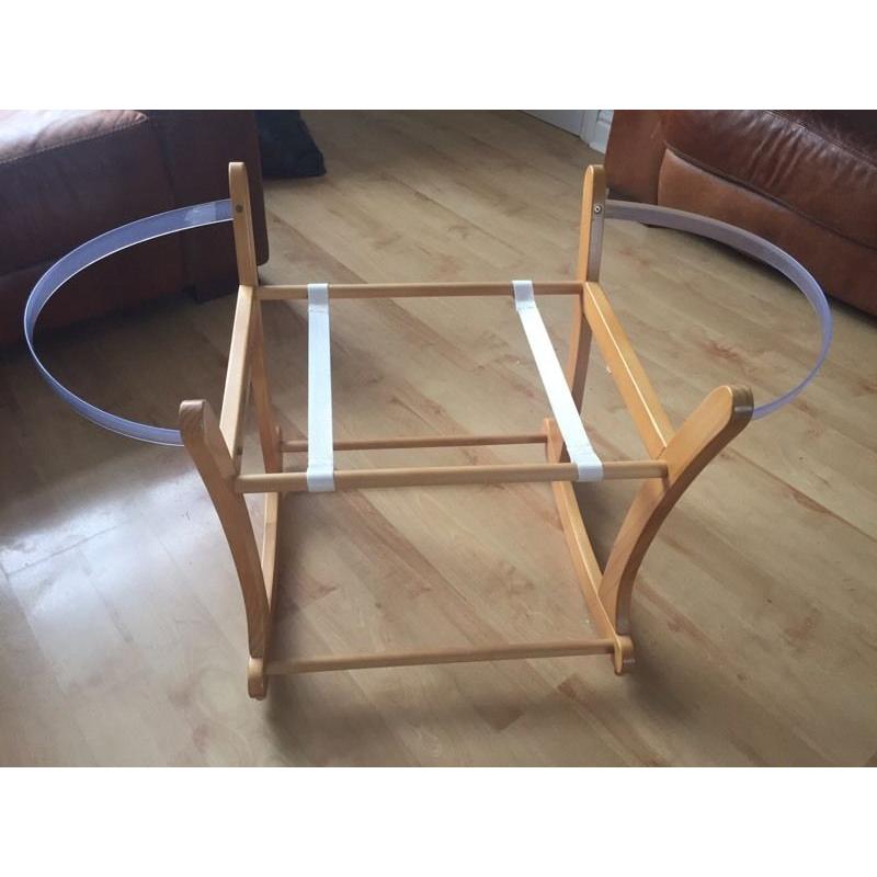 Moses basket, baby bath and feeding/sleeping pillow