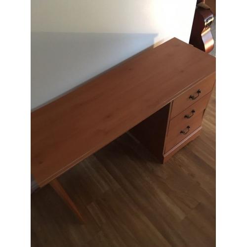 Vanity table quick sale needed