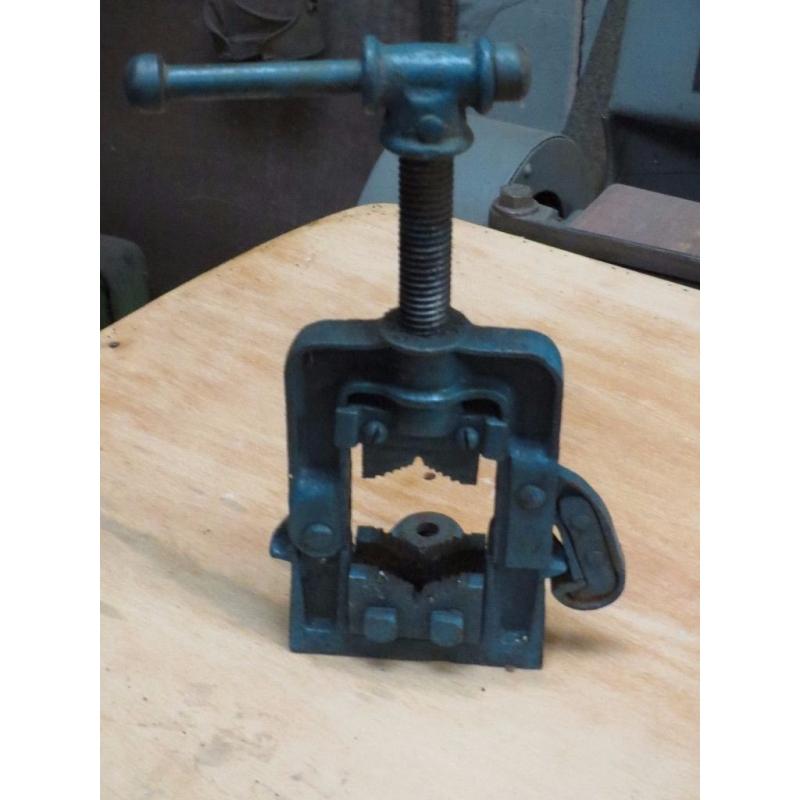 Pipe vices