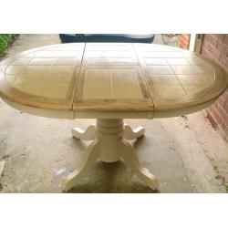 OAK DINING TABLE AND CHAIRS