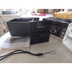 Samsung MV800 Digital Selfie Camera Bundle (Box, charger lead, 2GB sd card, Samsonite camera case)