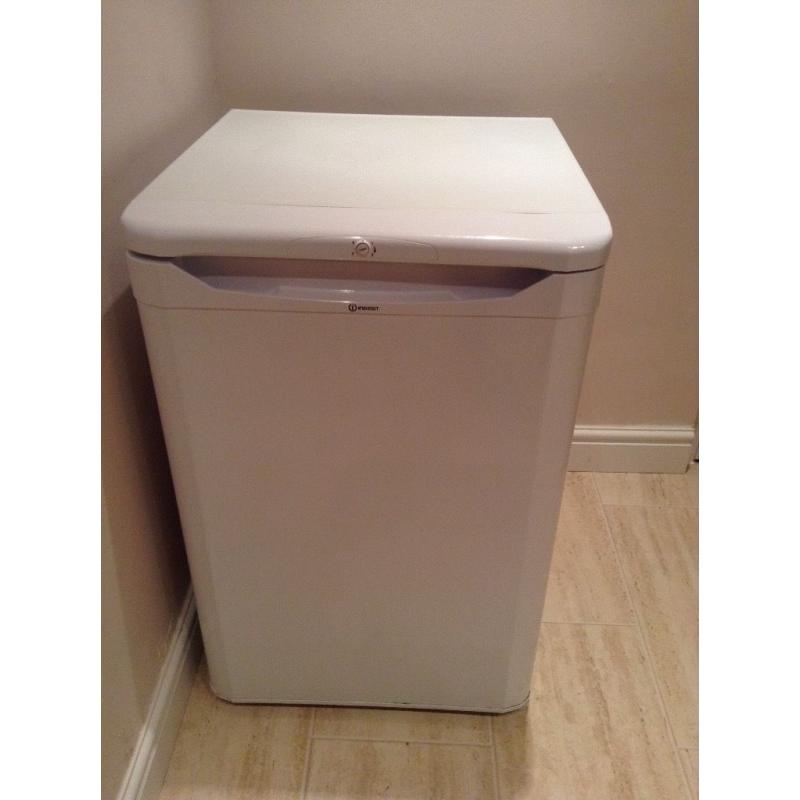 Fridge indesit