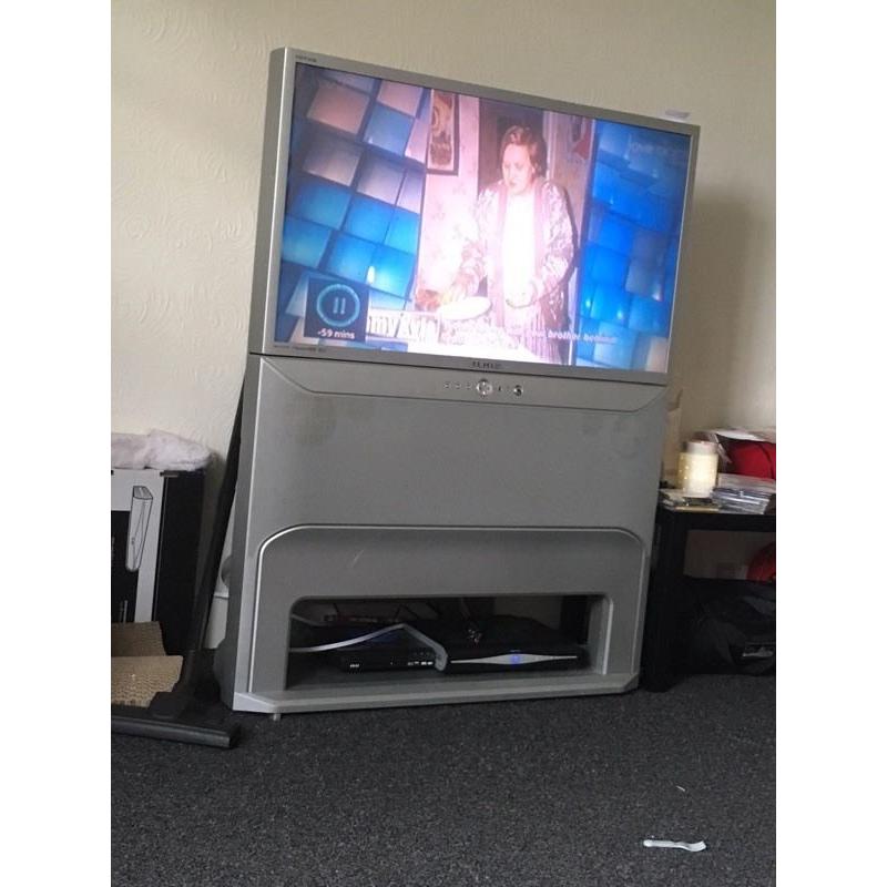 Free tv to pick up asap