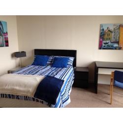 SUMMER RENTAL - 3 mins walk to Hillhead Underground