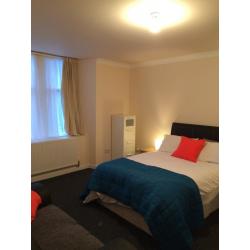 SUMMER RENTAL - 3 mins walk to Hillhead Underground