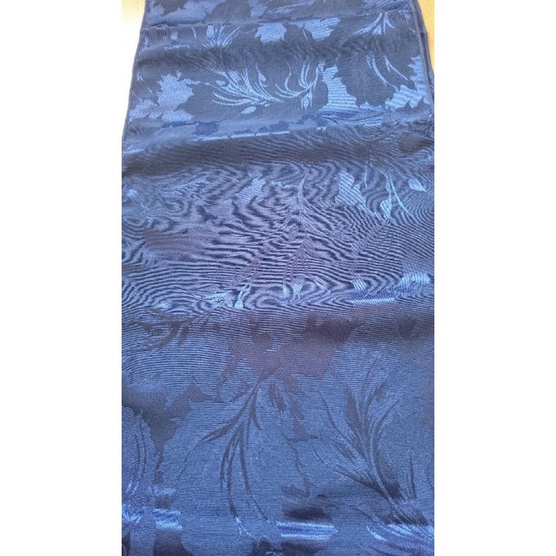 *** Brand New ***T able Runner