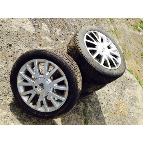 Renault Clio 16 inch double eight spoke alloy wheels