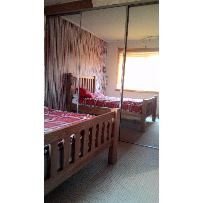 3x mirrored sliding doors with track